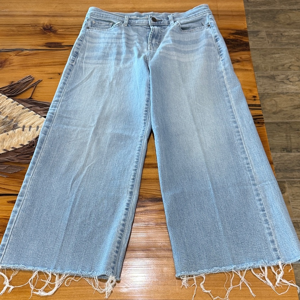 a.n.a Light Wash Wide Leg Frayed Hem Jeans